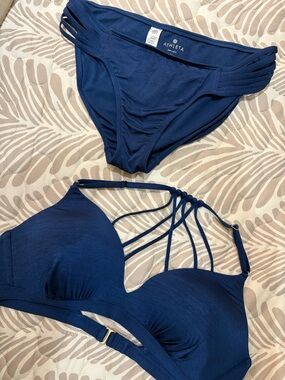 Athleta Navy Blue 👙 Bikini - Top is Large and Bottom is Medium.